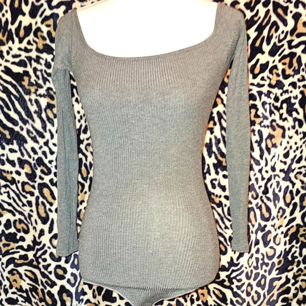 $8 bundle price when you bundle from my closet. Boddy suit